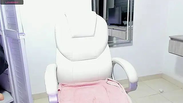 Snapshot of dahian_carter chatting on October 2025 12:09:01 PM dahian carter online show from October 2025 12:09:01 PM