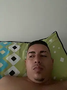 DanielGomez9 online show from January 2025 10:35:01 PM