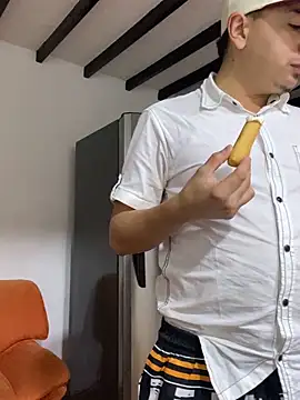 DanielGomez9 online show from January 2025 12:20:01 AM