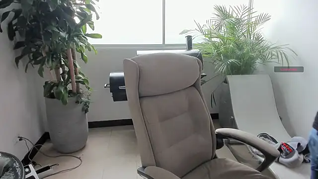 DanielGomez9 online show from March 2025 06:00:01 PM