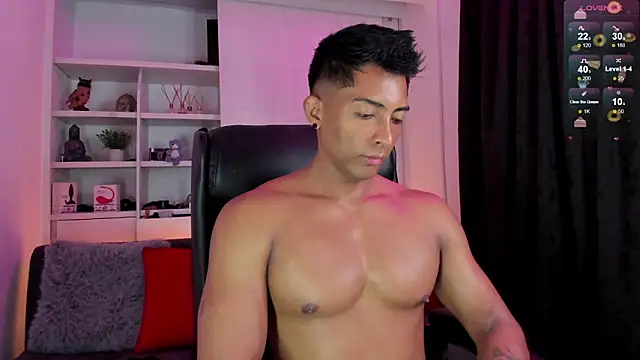 Snapshot of Couple_muscle1 chatting on December 2024 02:04:01 PM Couple muscle1 online show from December 2024 02:04:01 PM