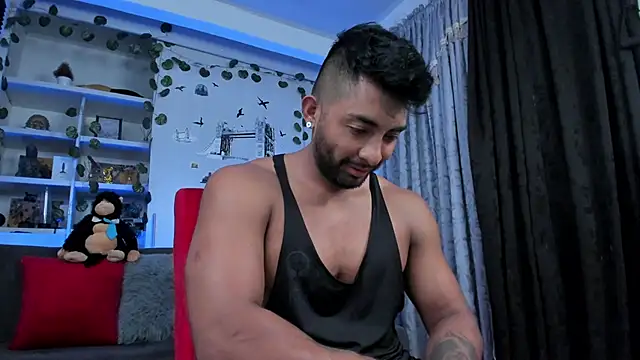 Snapshot of Couple_muscle1 chatting on September 2025 09:58:02 PM Couple muscle1 online show from September 2025 09:58:02 PM