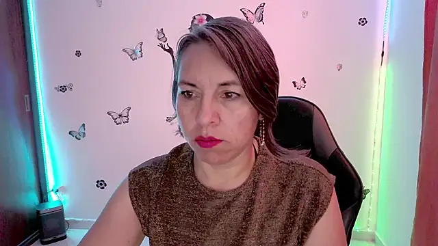 Lady breaks hearts online show from July 2026 02:53:02 PM