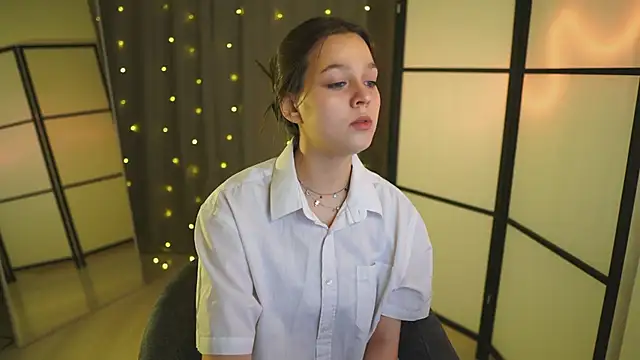 Addelin Moon online show from February 2025 03:27:01 PM