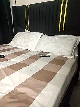 KikiLovesD online show from February 2026 12:23:02 PM