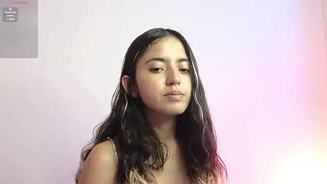 Snapshot of ViolettaSummer chatting on March 2025 10:31:02 PM ViolettaSummer online show from March 2025 10:31:02 PM