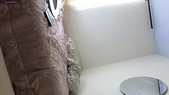 Snapshot of ViolettaSummer chatting on October 2025 05:33:02 PM ViolettaSummer online show from October 2025 05:33:02 PM