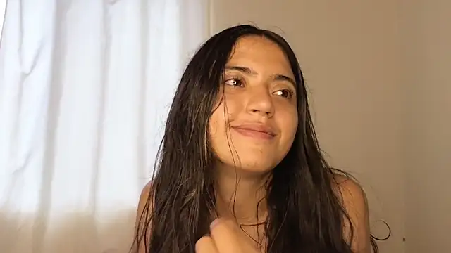 Snapshot of ViolettaSummer chatting on October 2025 10:08:01 PM ViolettaSummer online show from October 2025 10:08:01 PM