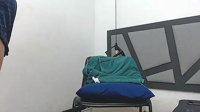 Snapshot of chanel_grant chatting on February 2025 02:04:01 PM chanel grant online show from February 2025 02:04:01 PM