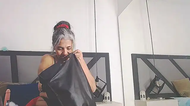 Snapshot of chanel_grant chatting on September 2025 09:04:01 PM chanel grant online show from September 2025 09:04:01 PM