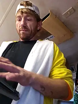 Snapshot of Snowwisss chatting on October 2025 09:17:02 PM Snowwisss online show from October 2025 09:17:02 PM