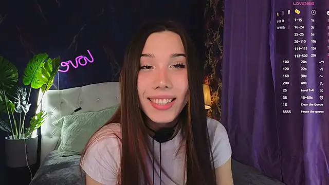 Kaia Sunshine Mia online show from February 2025 04:20:02 PM