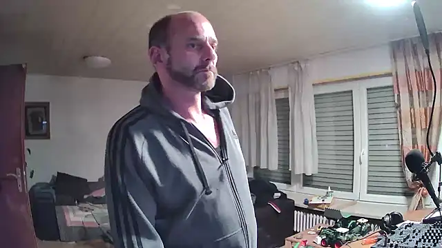 rosaeichel online show from April 2026 08:42:02 PM