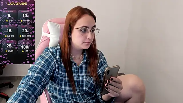 Snapshot of maryluna95 chatting on January 2025 02:12:02 AM maryluna95 online show from January 2025 02:12:02 AM
