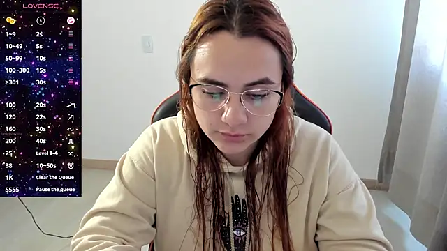 maryluna95 online show from November 2025 05:01:02 PM