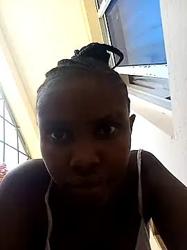 zainabsmile online show from April 2026 10:27:01 AM