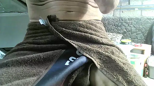 ewuich1 online show from April 2026 04:04:01 PM