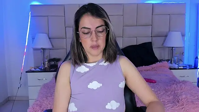 IsisLoveyes  online show from December 2024 02:04:02 AM