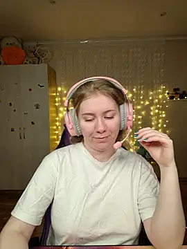 D0nna  online show from March 2026 06:33:01 PM