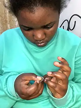 Snapshot of sweet18creamybigpussy chatting on September 2025 10:55:02 PM sweet18creamybigpussy online show from September 2025 10:55:02 PM