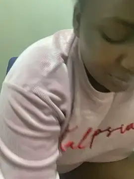 Snapshot of sweet18creamybigpussy chatting on November 2025 07:24:01 PM sweet18creamybigpussy online show from November 2025 07:24:01 PM