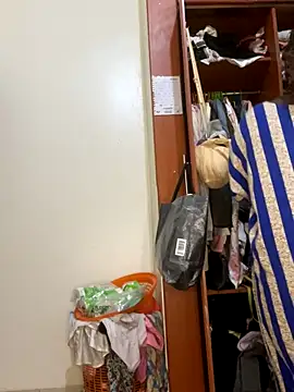 Snapshot of sweet18creamybigpussy chatting on November 2025 05:39:01 PM sweet18creamybigpussy online show from November 2025 05:39:01 PM