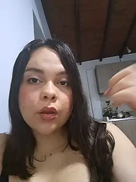 Snapshot of AllyTell chatting on October 2025 04:46:01 AM AllyTell online show from October 2025 04:46:01 AM