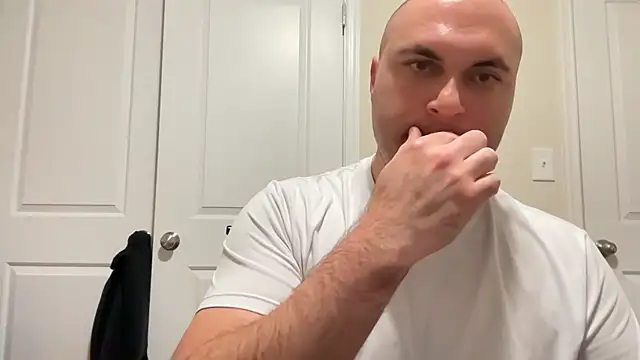 SluggishChase99 online show from April 2026 03:24:01 AM