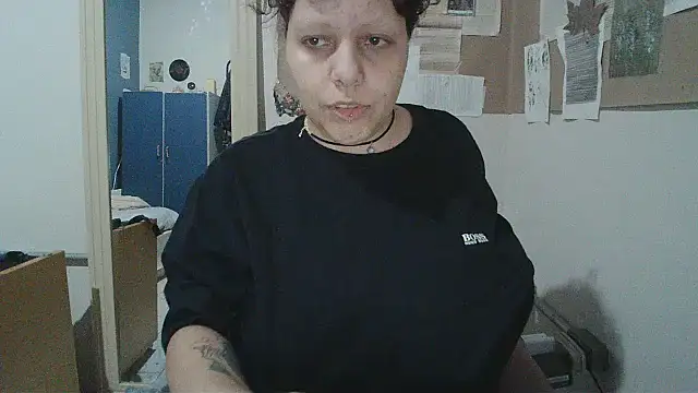 Snapshot of bbyedarling chatting on October 2025 02:34:01 AM bbyedarling online show from October 2025 02:34:01 AM