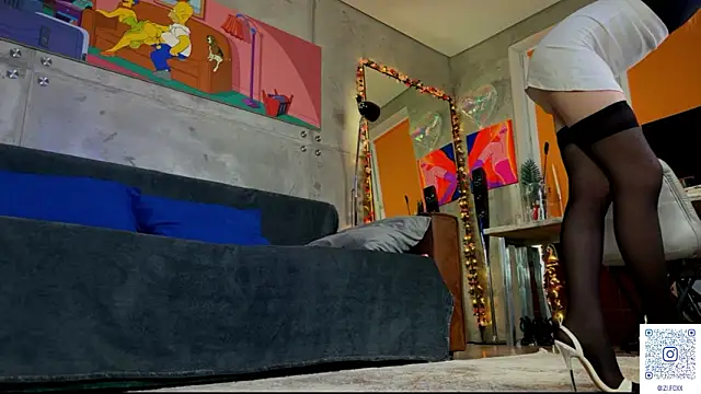 Snapshot of izi-fox chatting on March 2026 05:08:01 PM izi-fox online show from March 2026 05:08:01 PM