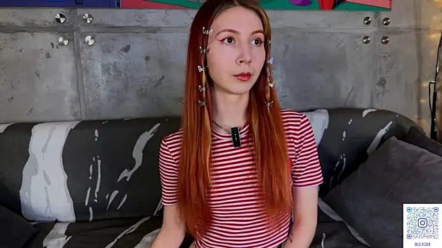 Snapshot of izi-fox chatting on April 2026 04:07:01 PM izi-fox online show from April 2026 04:07:01 PM