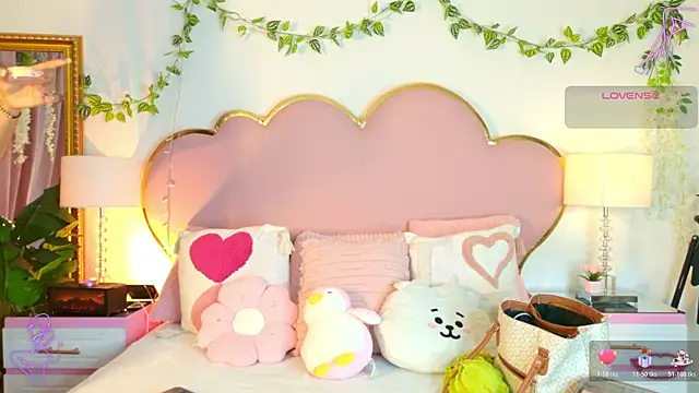 Snapshot of EmmaCrush chatting on January 2026 08:46:02 PM EmmaCrush online show from January 2026 08:46:02 PM