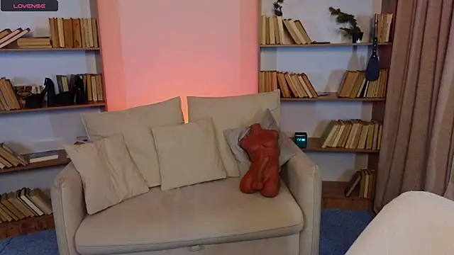 Hayle Hill online show from February 2025 01:58:01 AM