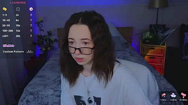 Hayle Hill online show from March 2026 02:28:01 AM