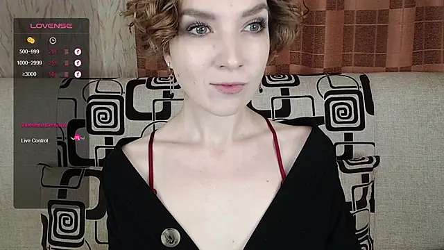 Snapshot of TinaWince chatting on October 2025 04:24:02 AM TinaWince online show from October 2025 04:24:02 AM