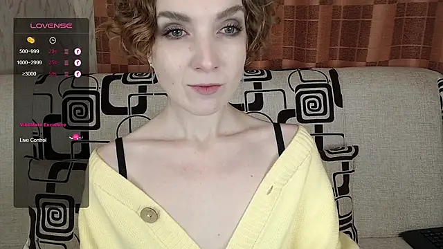 Snapshot of TinaWince chatting on November 2025 04:51:02 AM TinaWince online show from November 2025 04:51:02 AM