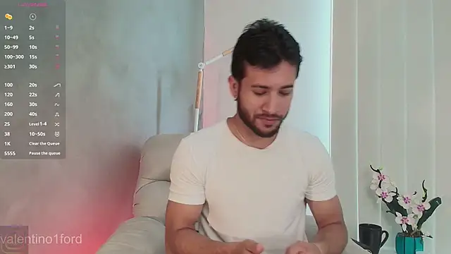 Snapshot of Valentinoford chatting on January 2025 05:53:01 PM Valentinoford online show from January 2025 05:53:01 PM