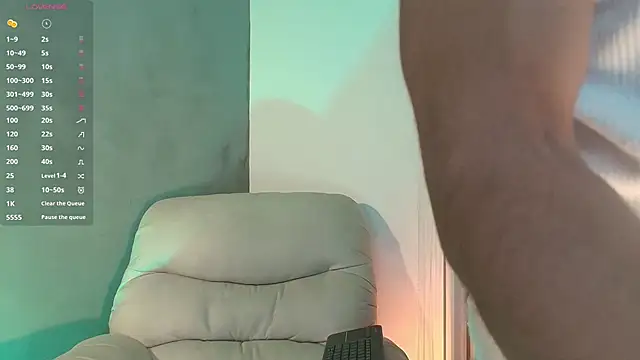 Snapshot of Valentinoford chatting on February 2025 02:50:02 AM Valentinoford online show from February 2025 02:50:02 AM