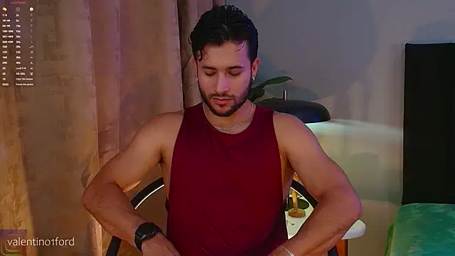 Snapshot of Valentinoford chatting on October 2025 08:06:02 PM Valentinoford online show from October 2025 08:06:02 PM