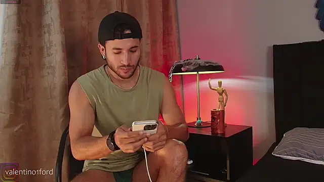 Snapshot of Valentinoford chatting on October 2025 08:02:02 PM Valentinoford online show from October 2025 08:02:02 PM