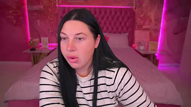 ArianaDarkk online show from October 2025 07:47:01 PM