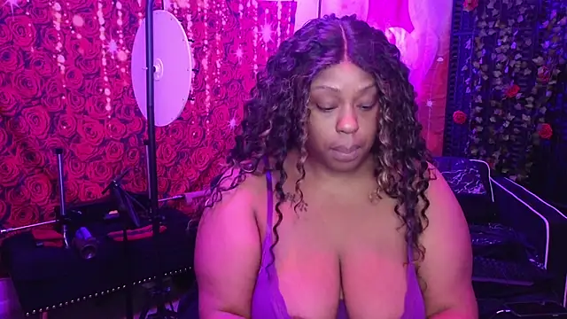 Snapshot of cheriserozequeen chatting on April 2026 01:33:02 PM cheriserozequeen online show from April 2026 01:33:02 PM