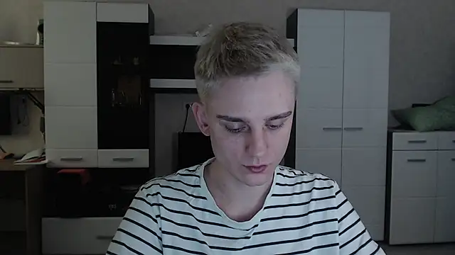 angryzan online show from February 2025 10:27:02 AM