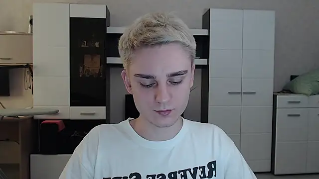 angryzan online show from March 2025 07:52:01 AM