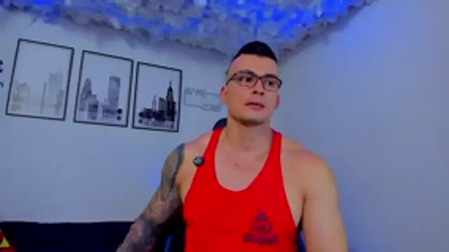 seancarreraa online show from May 2026 09:33:01 PM