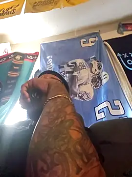 Snapshot of GallowayGooch1085 chatting on February 2026 07:37:02 PM GallowayGooch1085 online show from February 2026 07:37:02 PM