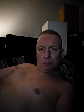 walker1979 online show from February 2026 07:55:02 PM