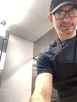 hailzeffn online show from March 2026 05:49:01 PM