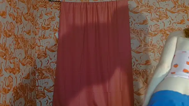 strawberrysmoothie online show from January 2025 01:11:02 AM