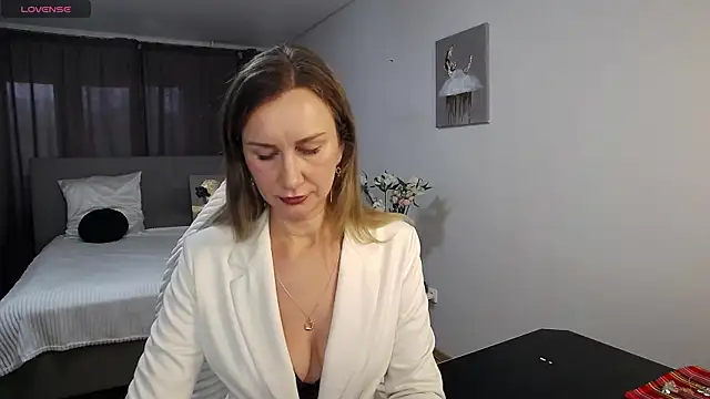 Vanessa Nowak online show from April 2026 07:36:02 AM